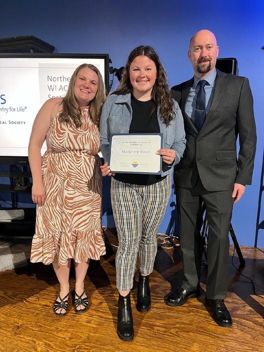 Mackenzie Rosin was awarded the 'Outstanding Student in #Chemistry Award' at the Northeast Wisconsin American Chemical Society annual banquet on May 2. The senior from #MadisonWI is on the Women's Ice Hockey Team and Marian's Student of the Year! #STEMgirls, #FightBlueFight