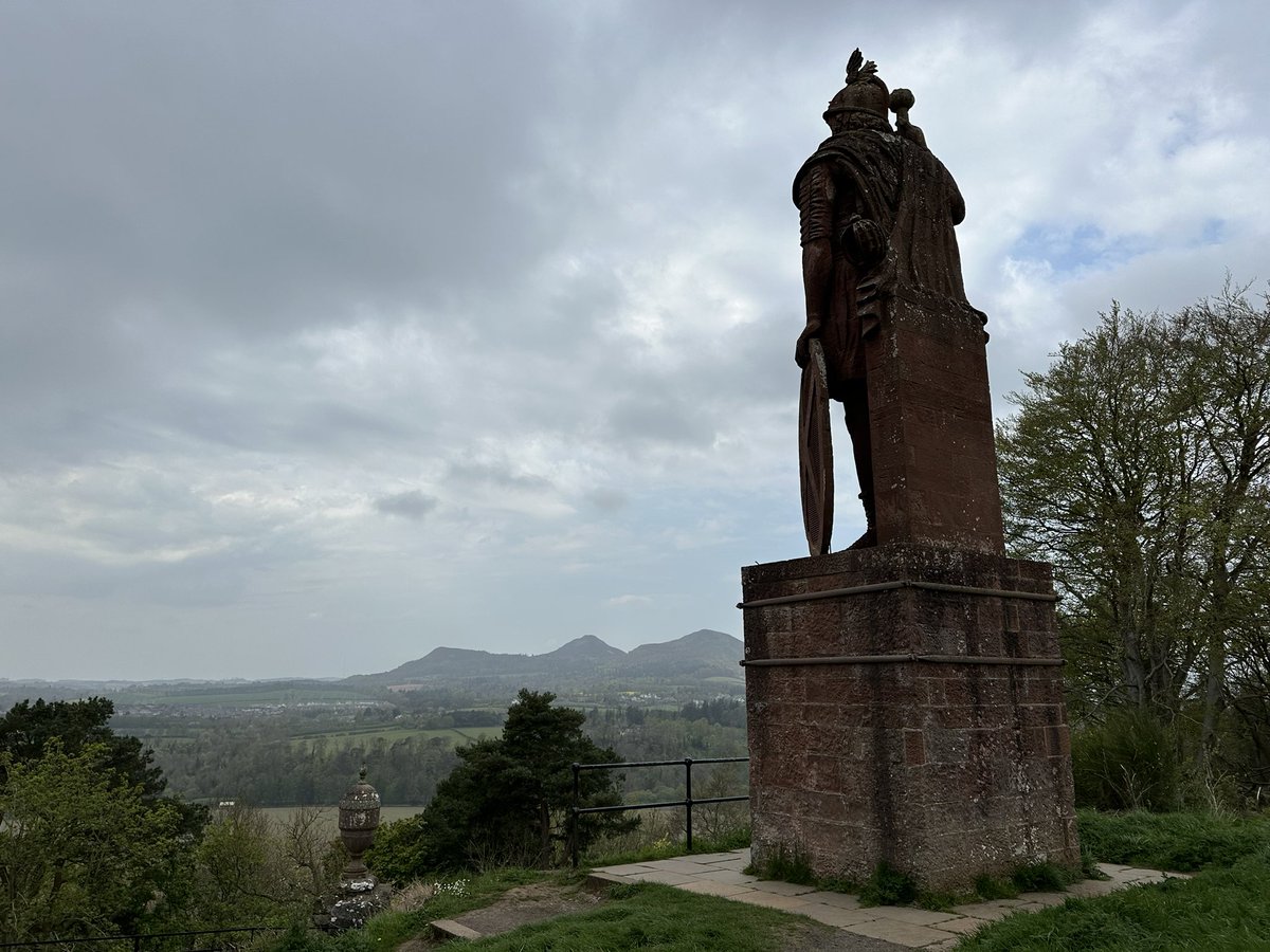The William Wallace statue near Bemersyde is a thing of beauty