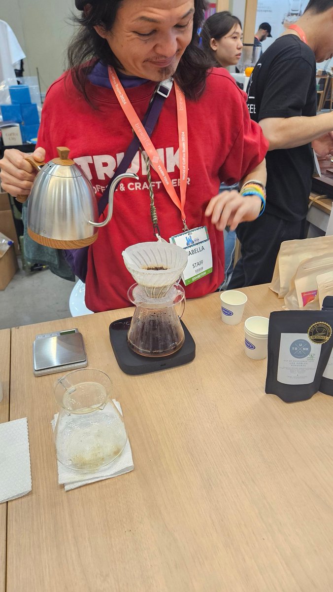 今日はTrunk coffeeさんとのスモールトーク。
考えていたことをもう一度再確認する収穫があった。
名古屋に行きたいな❗

#WorldOfCoffee #Busan #coffee #trunkcoffee #コーヒー #珈琲 #コーヒーのある暮らし #名古屋カフェ #カフェ巡り #釜山