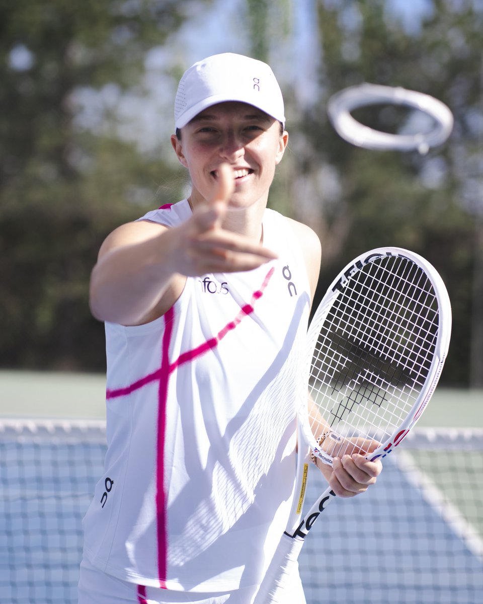 Fun fact: with the Razor Code strung on her racquet, Iga Świątek has won 1️⃣8️⃣ titles since 2021, including 3 Grand Slams.

Could it be a love story? 🤍
#Tecnifibre #IgaSwiatek
📸 Sindy Thomas