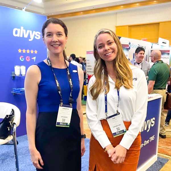 At our last conference, we had the pleasure of chatting with Jennifer Hedrick, President and CEO of the @WomenInTrucking Organization! We’re proud to support women in our industry! 🚛💨 #WomenInTrucking #alvys #tms