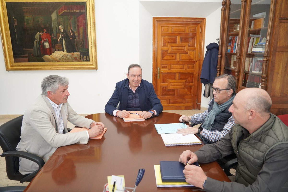 ➡️ El vicepresidente Víctor Alonso se reúne con el alcalde @AytoArroyo, @SarbelioIPAE. 🚒 Para analizar el convenio del Servicio de Extinción de Incendios.