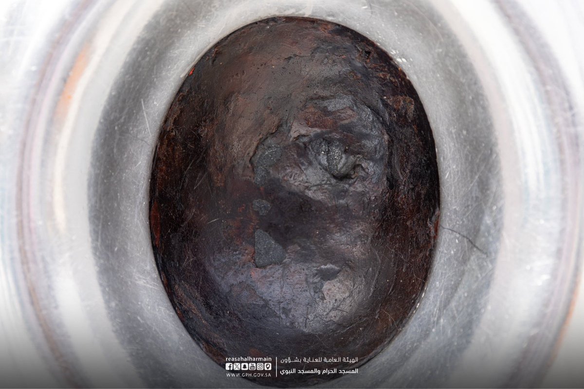 Subhan’Allah! How many retweets for this view of Hajarul Aswad (Black Stone)