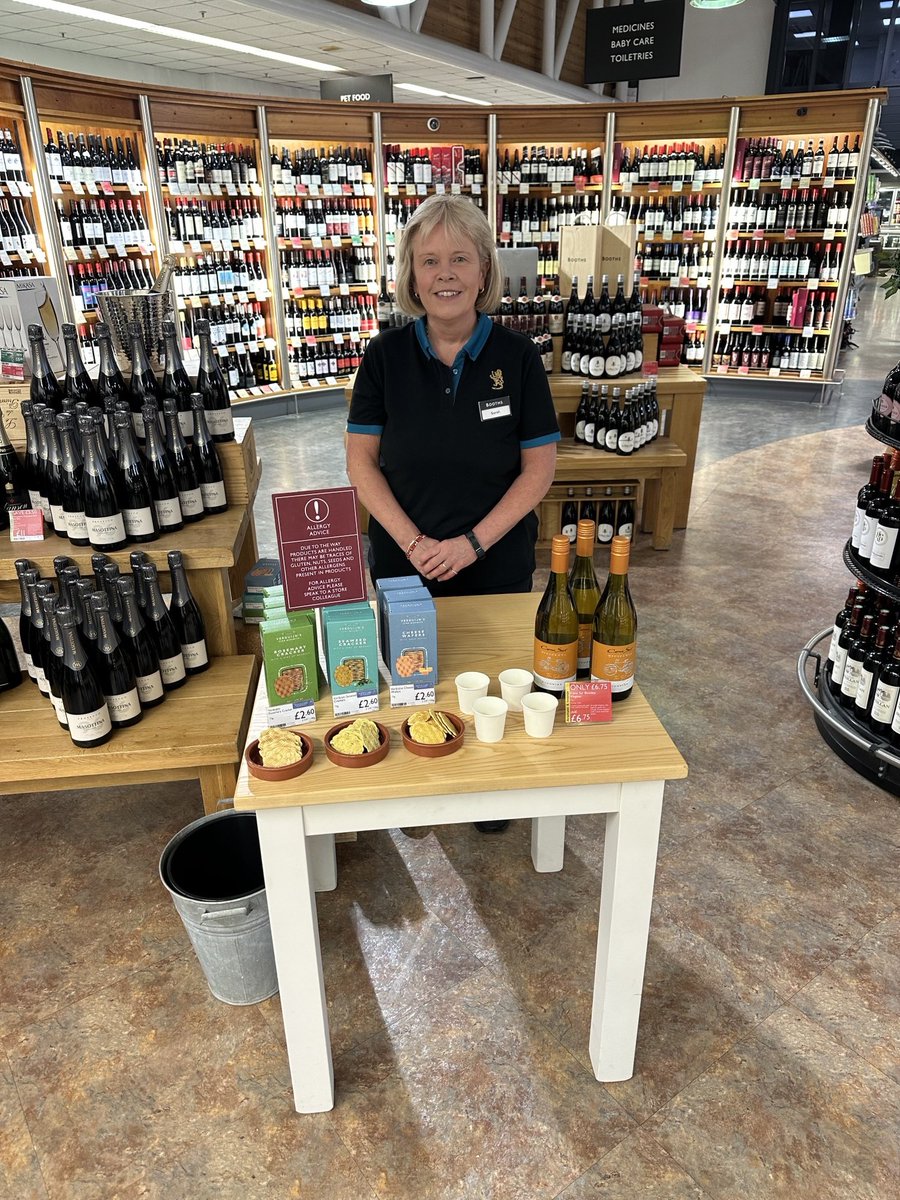 Join Sarah for some Cono Sur Bicicleta Viognier wine and Verduijn’s crackers tastings at Knutsford today 🍷

Booths operate a think 25 policy. Please drink responsibly.