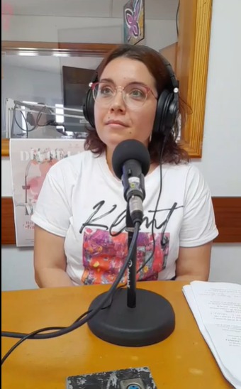 La compañera Rebeca Santana (Trabajadora Social del EAPS FCIISC) compartiendo en #RadioGaldar la labor que desarrollan los Equipos dentro del Programa y celebrando el galardón recibido @FundlaCaixa! 
Infinitas gracias 🫂! #FundaciónlaCaixa
#FinaldeVida
#EnfermedadesAvanzadas