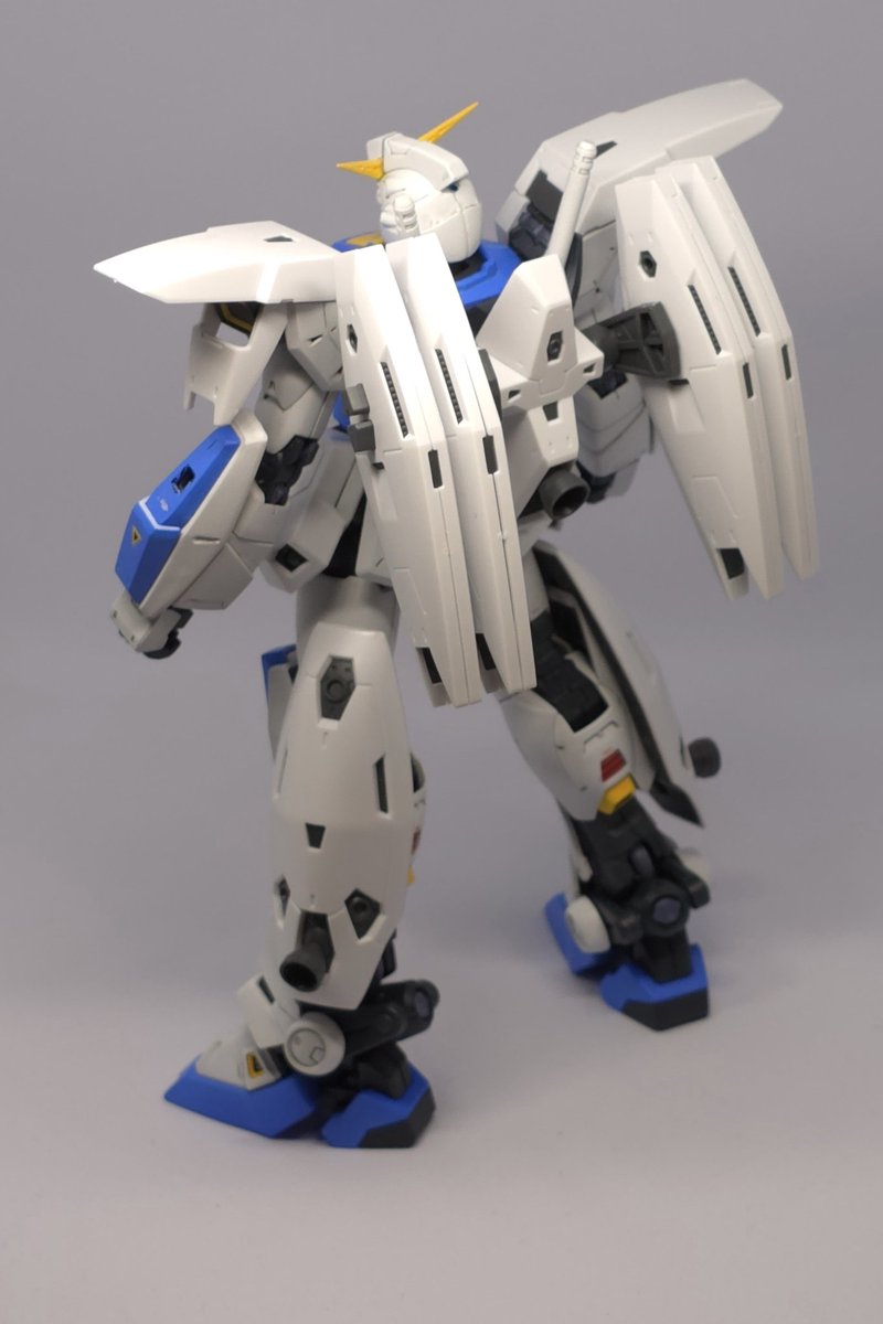 tomy_graphite's tweet photo. F90 Qtype
バックパックのスラスタの連結がちょっと変わった作りになっていて面白い
あとパーツの付替えで肩のデカールがちょっとずつ削れてきてるのが悲しい https://t.co/IEUT1Tw5wX