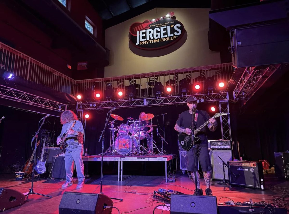 Thanks everyone for rockin’ with us @jergels Go to oneeyedaddys.com for more shows. #oneeyedaddys #rockandroll #pittsburghmusicscene #thingstodoinpittsburgh #supportlocalartists @DruskyEnt  #therockstation977 #noblehopsmusic #halfwheelband