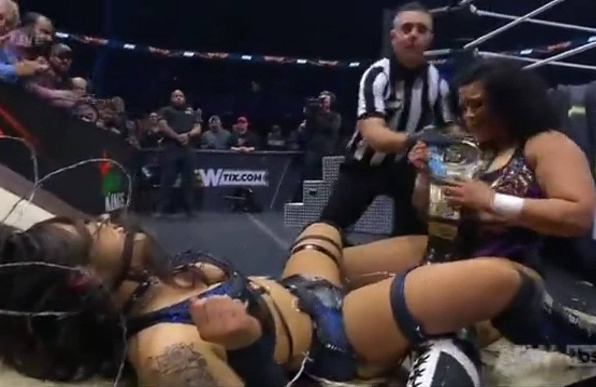 willow def. skye blue
#allelitewrestling #aewwrestling #aew #aewdynamite #aewrampage #femalewrestler #womenswrestler #aewcollision #tbschampion #willownightingale #njpwstrongwomenschampion #barbwire #Skyeblueaew