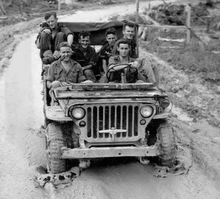 Ready for the weekend! #vintage #fridayvibes #legends #history .................... Happy Friday! #friday #frontendfriday .................... 📸 Unknown #jeep #jeeplife #legendary1941