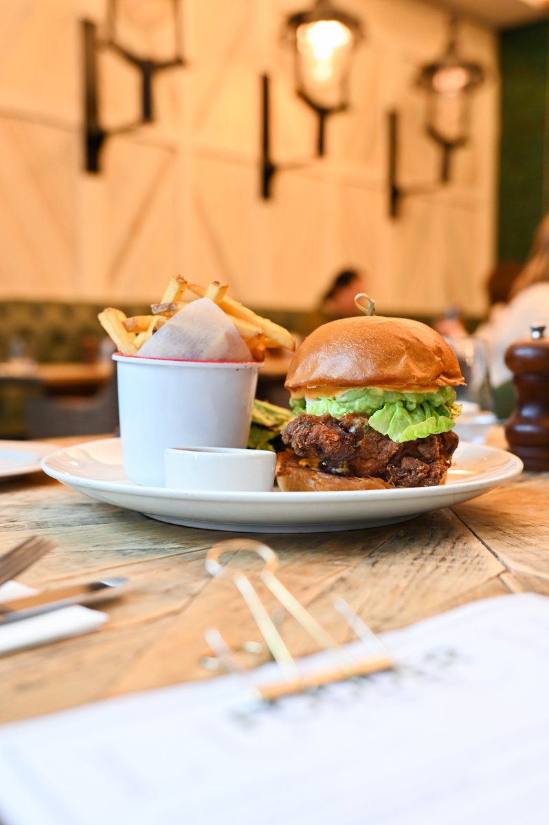 Have you tried our Firecracker chicken burger yet? It has been a new favourite across our restaurants and café’s, and we recently enjoyed ours at Fodder in Avoca Ballsbridge! 🍔 Why not stop by this bank holiday weekend and try one for yourself?