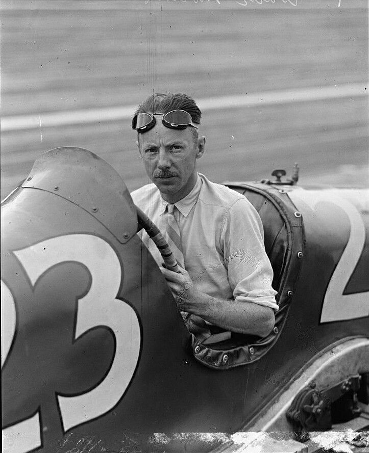 23 days til 108th #Indianapolis500 Mile Race @IMS 1925 #23 Wade Morton finished 15th in his Duesenberg after a crash on the backstretch. wonder if his necktie required drycleaning after the crash. #Indy500 #IndyCar