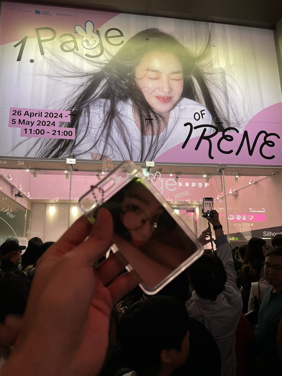 สุ้วว ✌️
#IRENE_Exhibition #IRENE #1_Page_of_IRENE