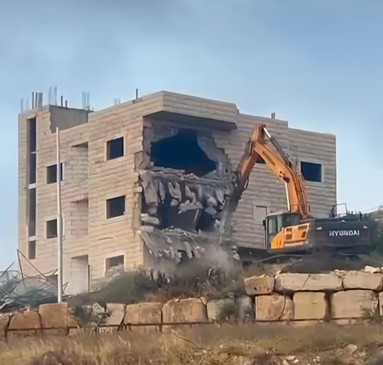 EN DIRECT DE PALESTINE
Hizma et Jabal Al-Mukabber, les autorités israéliennes continuent les démolitions à Jérusalem-Est occupée 

#thisisapartheid #violencedescolons #violencedelarmée #JerusalemEstoccupée

france-palestine.org/Hizma-et-Jabal…