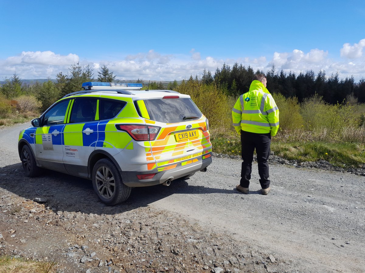 Rural Crime Team officers have launched a partnership operation targeting off-road bikes being ridden illegally anti-socially in rural areas of Wrexham, Denbighshire and Flintshire. 🔗 orlo.uk/OpeXu @Clwyd_Dee_AONB @NatResWales