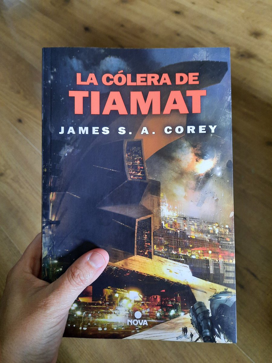 @BlackieBooks 16. 'La cólera de Tiamat' James S. A. Corey y que edita @NovaCiFi ⭐️⭐️⭐️⭐️⭐️ Octava parte de esta excelente space opera que llevo años siguiendo. Siempre recomiendo esta saga. Intrigas políticas, batallas espaciales, personajes inolvidables ¿ Se puede pedir más?