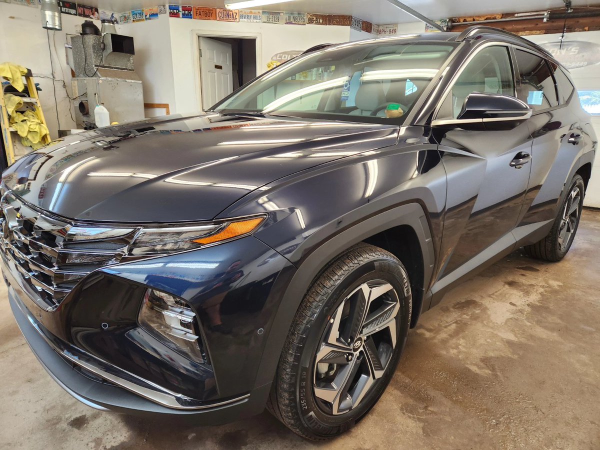 🌻Come get one of our ceramic jobs done to protect your vehicle from the coming pollin and bird droppings this summer!🌼 #tucson #hyundaitucson #hyundai #ceramic #ceramicwax #wax #blue #autodetailing #detailing #summer #pollin #protection #saintjohn #saintawesome