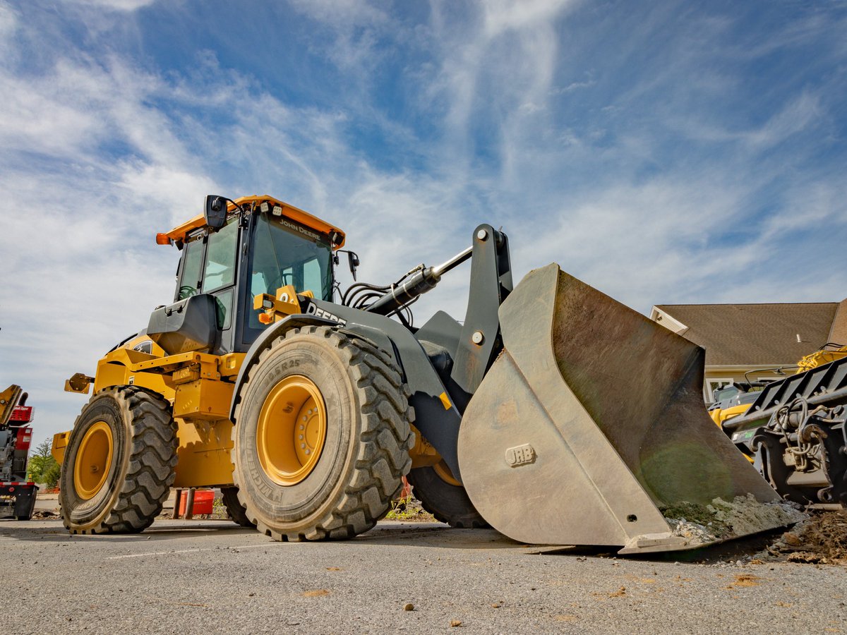 Construction stuff #johndeere #shotoncanon