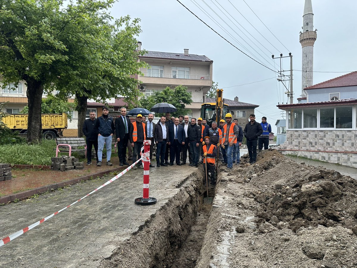 📍#Amasra Söz verdiğimiz gibi Doğalgaz #Amasra’ya geliyor. Hükümet olarak #Amasra’mıza verdiğimiz sözü tuttuk. #Amasra’mızın mahallelerinde doğalgaz nakil hatlarını döşemeye başladık. #Amasra Kaleşah mahallesinde devam eden Doğalgaz Nakil Hattı yapımı çalışmalarını,…