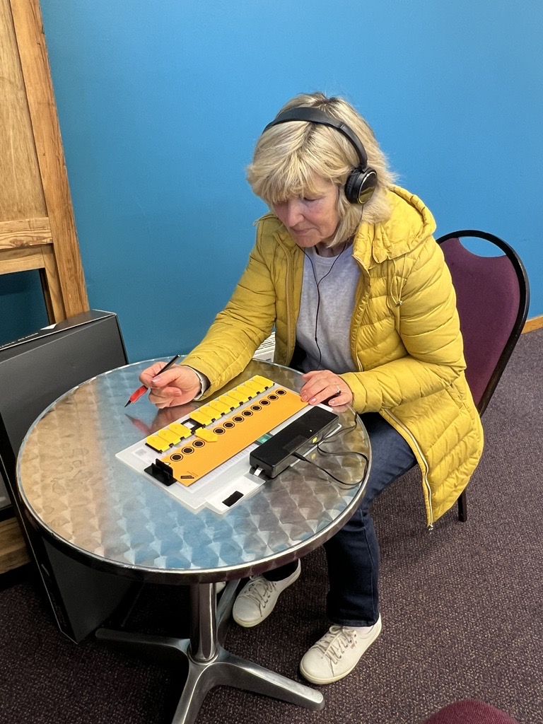 Yesterday in York, blind and partially sighted people tested an audible voting device as part of the local elections. Their feedback will help to make the voting experience more accessible for people with sight loss. Thank you to @CityofYork and @MySightYork for working with us.