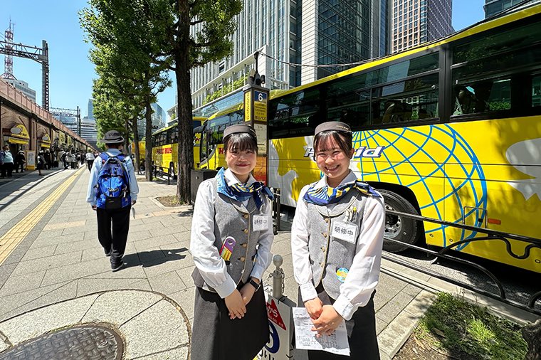 新人バスガイドの乗り場研修🚌 東京駅丸の内南口『はとバス乗り場』にて、乗り場のご案内をしました💁‍♀️ ピーク時は10分おきにバスが出発します。…