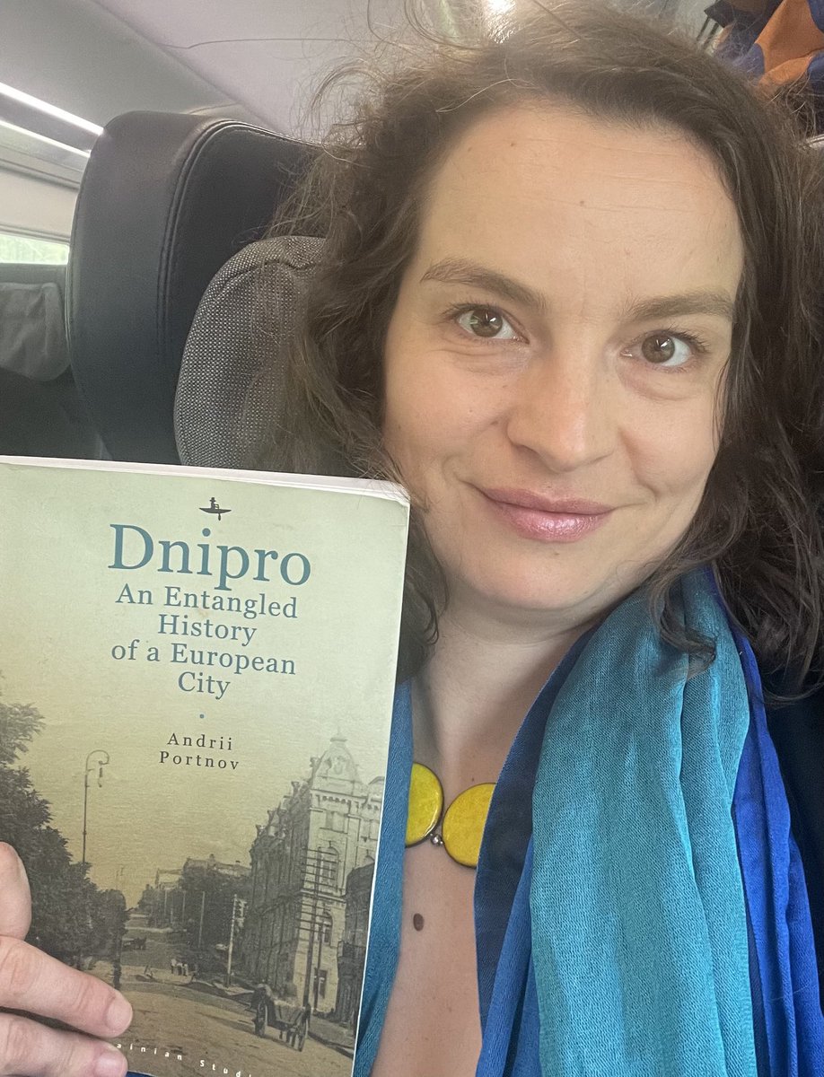 Auf dem Weg nach Köln! Heute Abend diskutieren Andrii Portnov, Yulia Ovcharenko und ich über Andriis großartiges Buch über die Geschichte von #Dnipro, moderiert von ⁦@mattia_n⁩. Freue mich darauf!