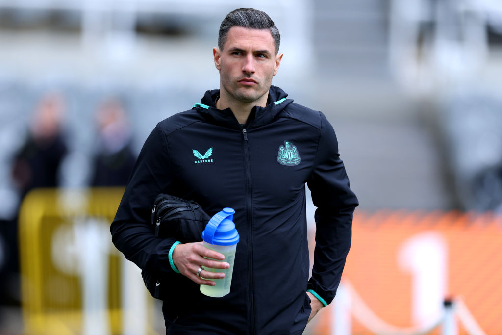❌Fabian Schar 'doubtful' to play again this season after a hamstring injury. 💪Miguel Almiron, Joelinton and Nick Pope back in training. 🏴󠁧󠁢󠁥󠁮󠁧󠁿Kieran Trippier could return next week after spending time in Dubai. #NUFC
