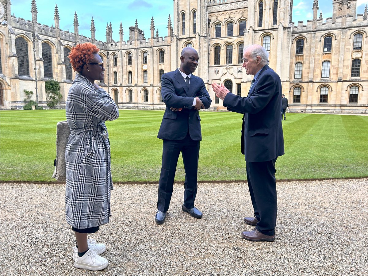 Terrific first Evans-Pritchard lecture by @DrMutaru in All Souls College (@LibAllSouls) on 30/4/24, in his series on 'Naming the Witch, Housing the Witch, and Living wtih Witchcraft'. The second, in person or online, will be on 7/5/24. @Oxford_Anthro asc.ox.ac.uk/Evans_Pritchar…