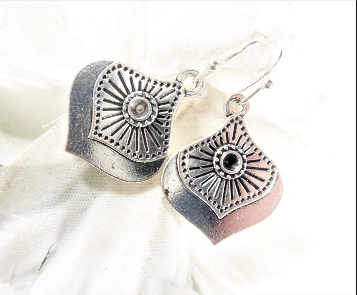 Geometric Earrings Silver Unique Dangle Jewelry Captivating Geometry Inspired Earrings Heart Like Romantic Eye Catching Earrings for Her tuppu.net/5cc9db36 #SantaFe #NewMexico #EtsyShop #EtsySeller #GiftsUnder10