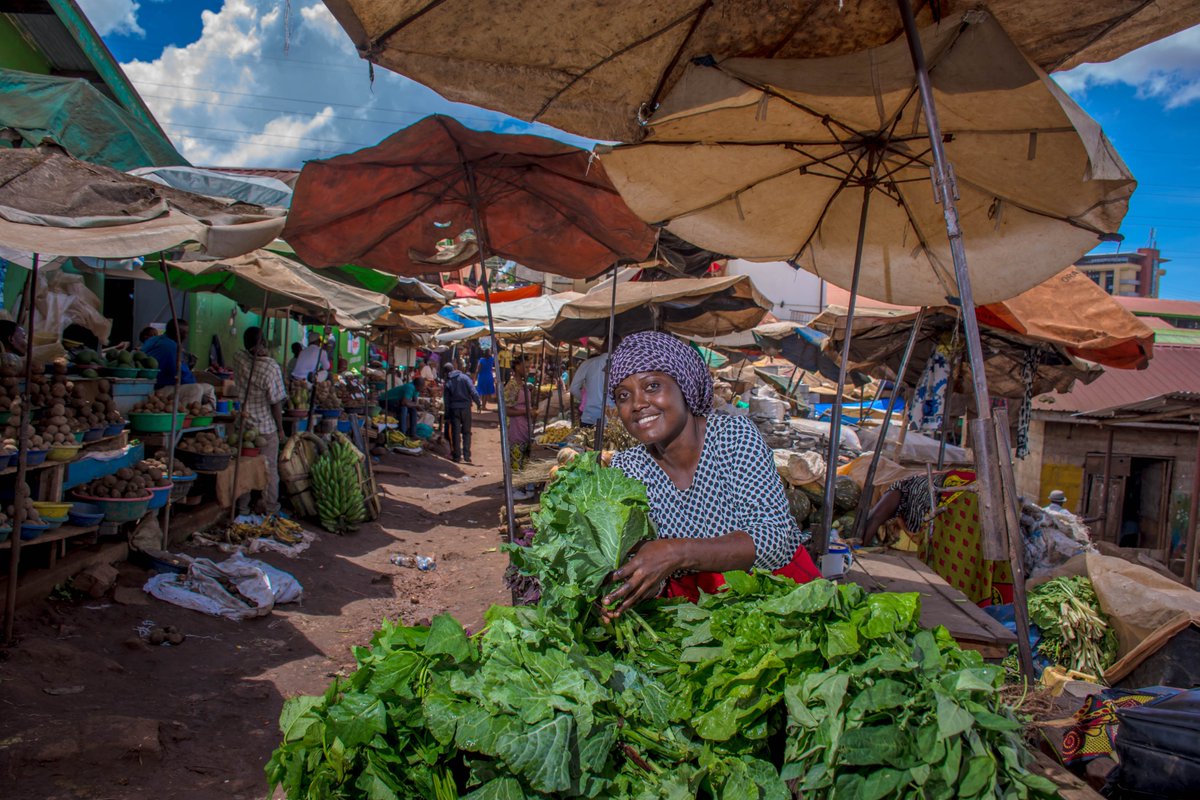 Stuck at home? Let Catherine Wanyama from Nakawa Market do your grocery shopping when you order using the @MarketGardenUG. It available on Google Play play.google.com/store/apps/det… and App Store. #SupportMarketWomen