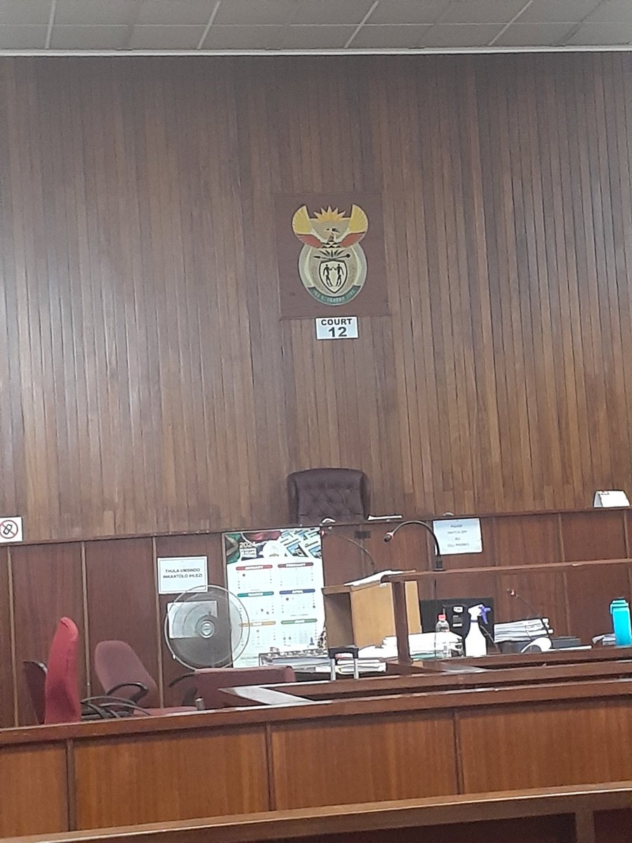 Here we are at Court 12 to support my brother brother AKA. We want nothing but Justice, we don't just tweet we ACT. We are Megacy inja one inja all....
#JusticeForAKA