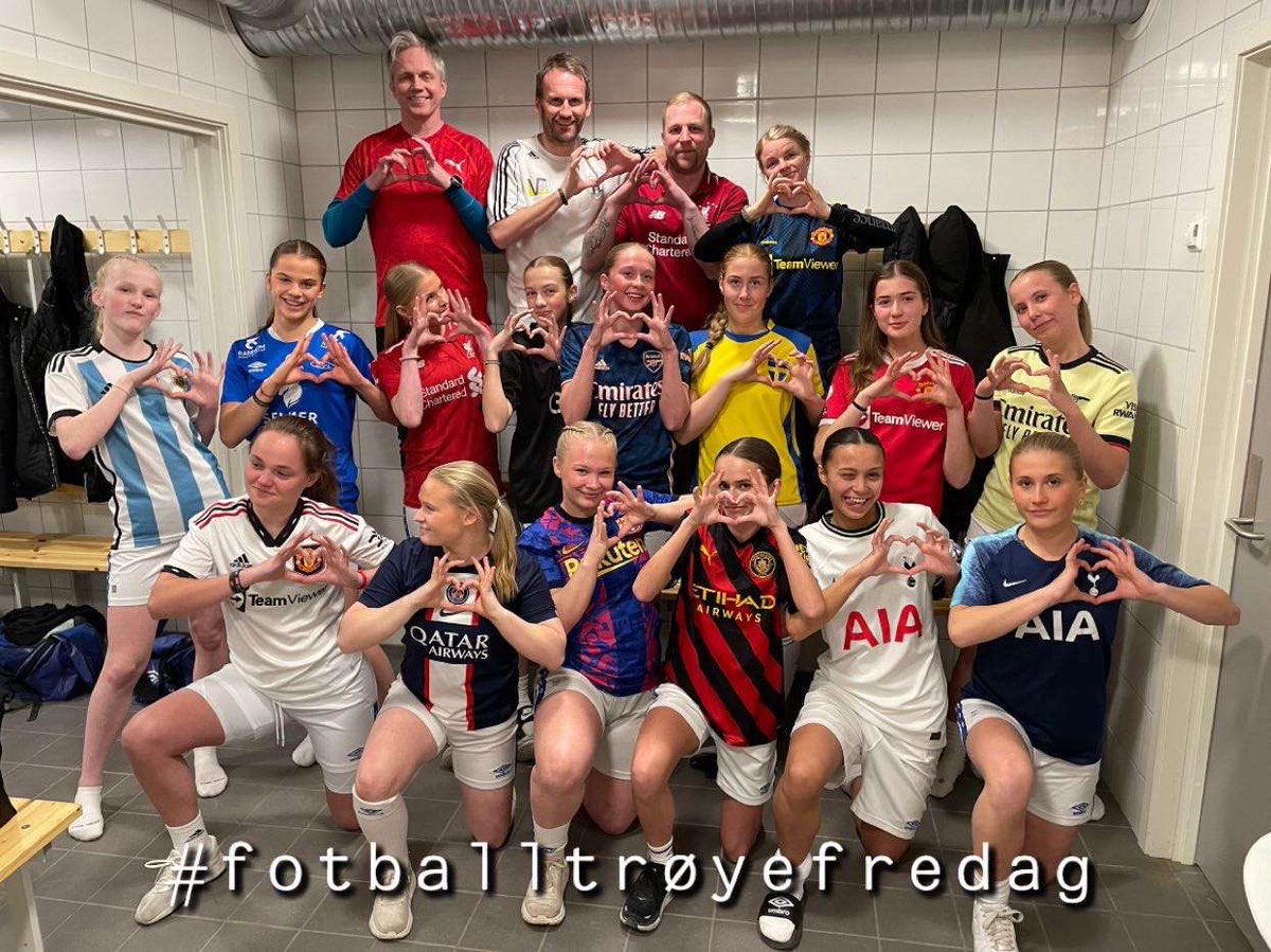 Bli med på laget i den aller viktigste kampen - send ei god pasning videre i kampen mot barnekreft ❤️🤍

Vipps: 705404

#fotballtrøyefredag