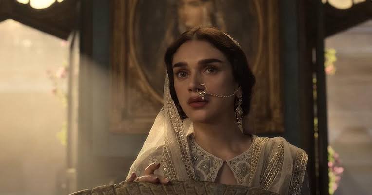 Aditi Rao Hydari :- The Most Beautiful Actress ❤️‍🔥

Even in Padmaavat, she looked better than Deepika Padukone !