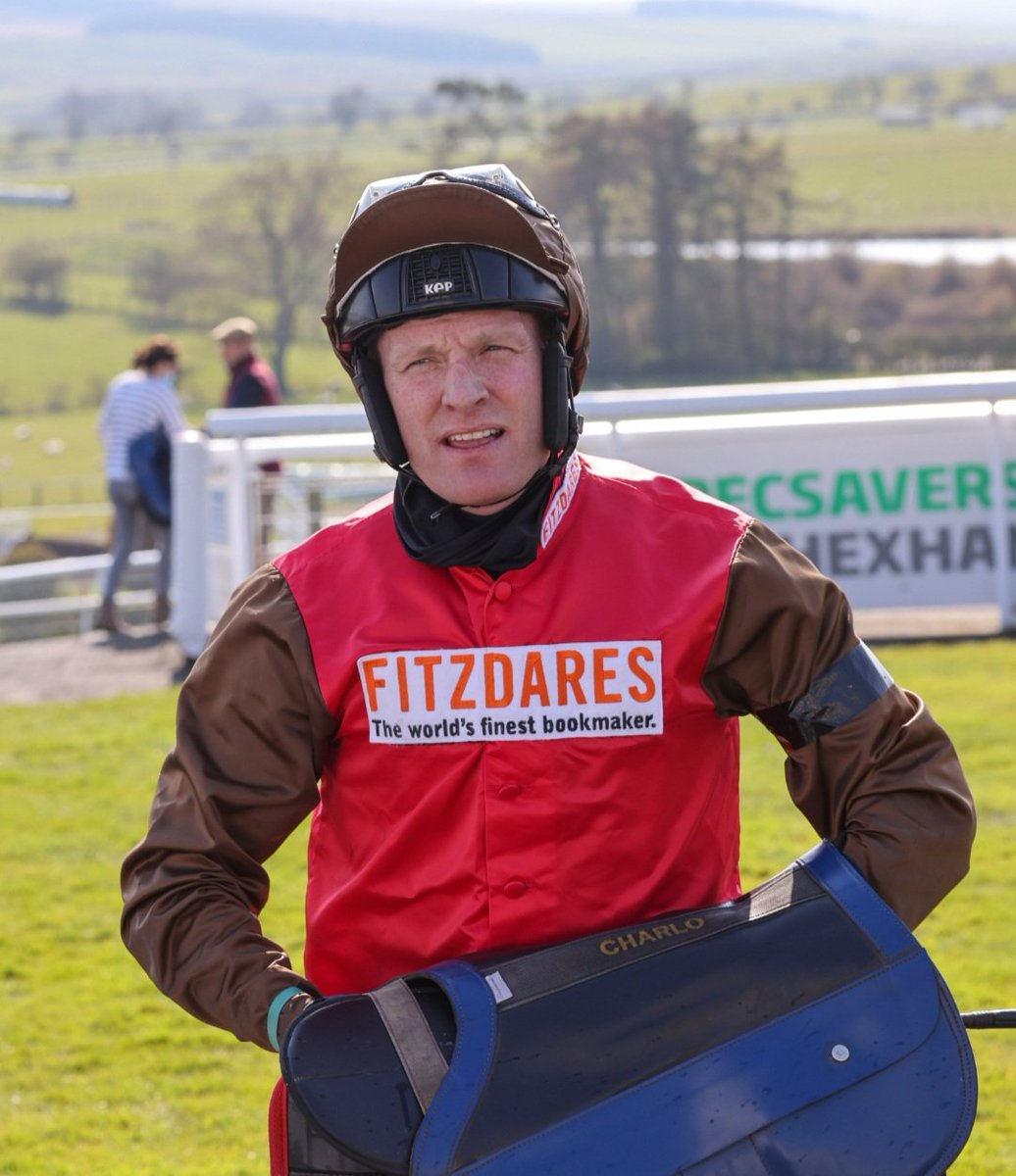 Good luck to amateur jockey David Maxwell who rides CAT TIGER 🐅 in the 8.05pm Cheltenham. Go well David. Crossey's Coaching ☎️07775 920489