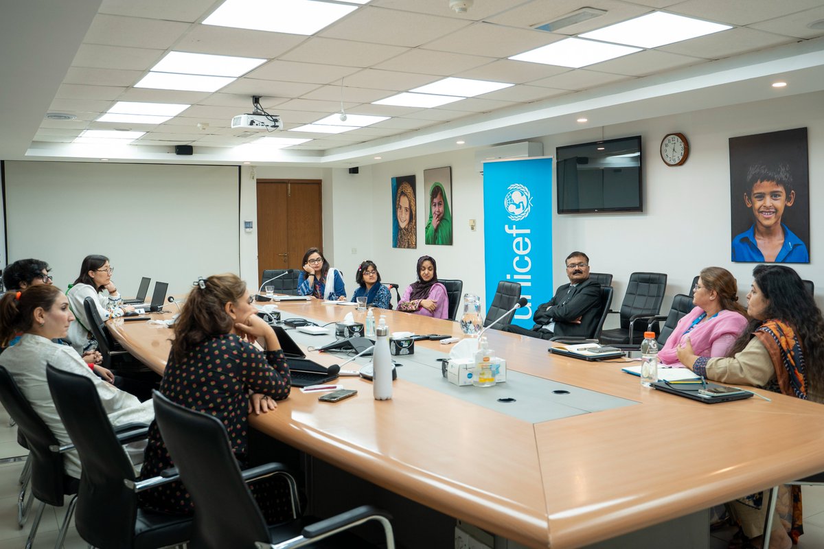 Our Youth Advocate-Taqwa Ahmad recently visited our country office in Islamabad. She met @UNICEF Representative @AbdullahAFadil & the senior management team. Taqwa's advocacy for disability rights & inclusivity was appreciated & upcoming advocacy opportunities were discussed.
