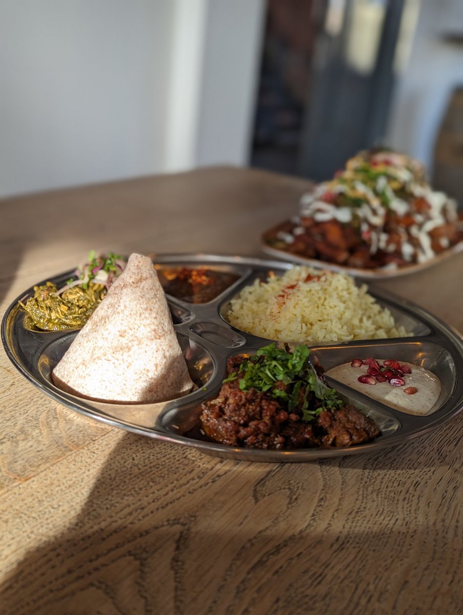 LizaDan's tweet photo. Great evening as usual at the @NMBCoRefectory and the amazingly wet "eternal".. the food from @jah_jyot_curry was out of this world.(Highly recommended) https://t.co/iESLq9qecH