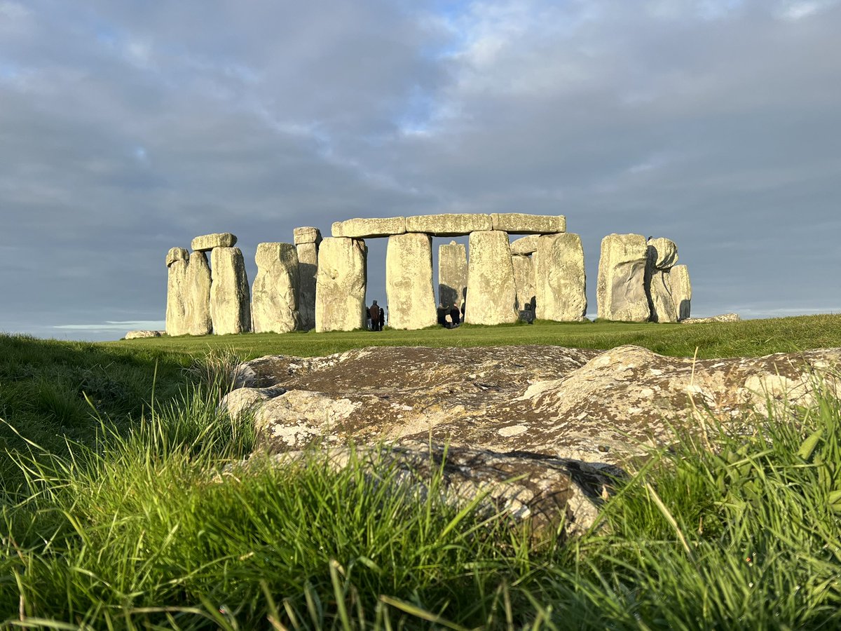 Sunrise at Stonehenge today (3rd May) was at 5.34am, sunset is at 8.34pm 🌥️