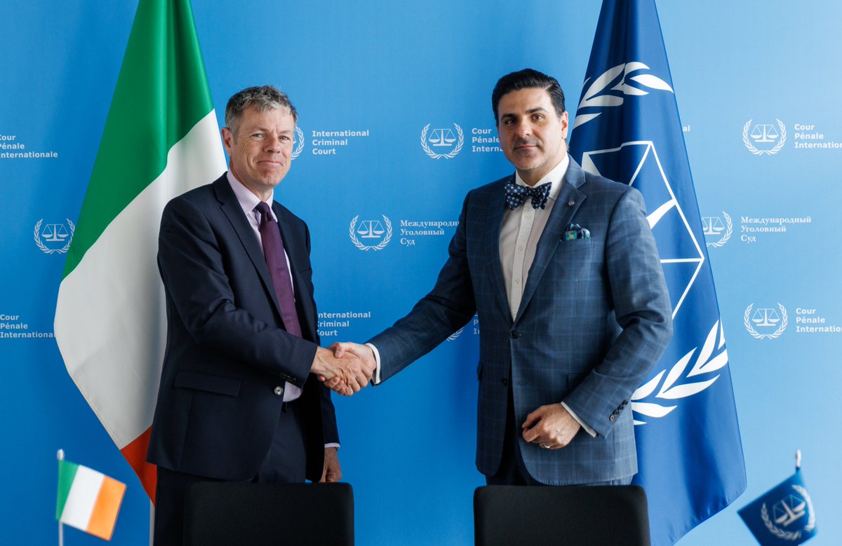 Ireland 🇮🇪 has signed agreements for voluntary contributions - totalling €1 million – to the International Criminal Court ⚖️ These contributions will help improve the security of the Court, which is crucial in supporting the vital work of the ICC 👉 gov.ie/en/press-relea…