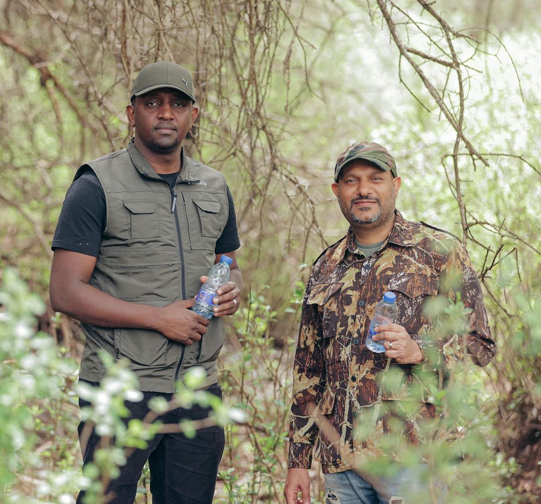 Yanga wapo tayari kumpa Dickson Job fedha ya usajili 500mtsh ila ugumu unakuja kwenye mshahara wa mchezaji huyo. Job ameshikilia msimamo wake kwamba anataka mshahara wa milioni 15 wakati Yanga wao hawako tayari kumpa hiyo milioni 15.