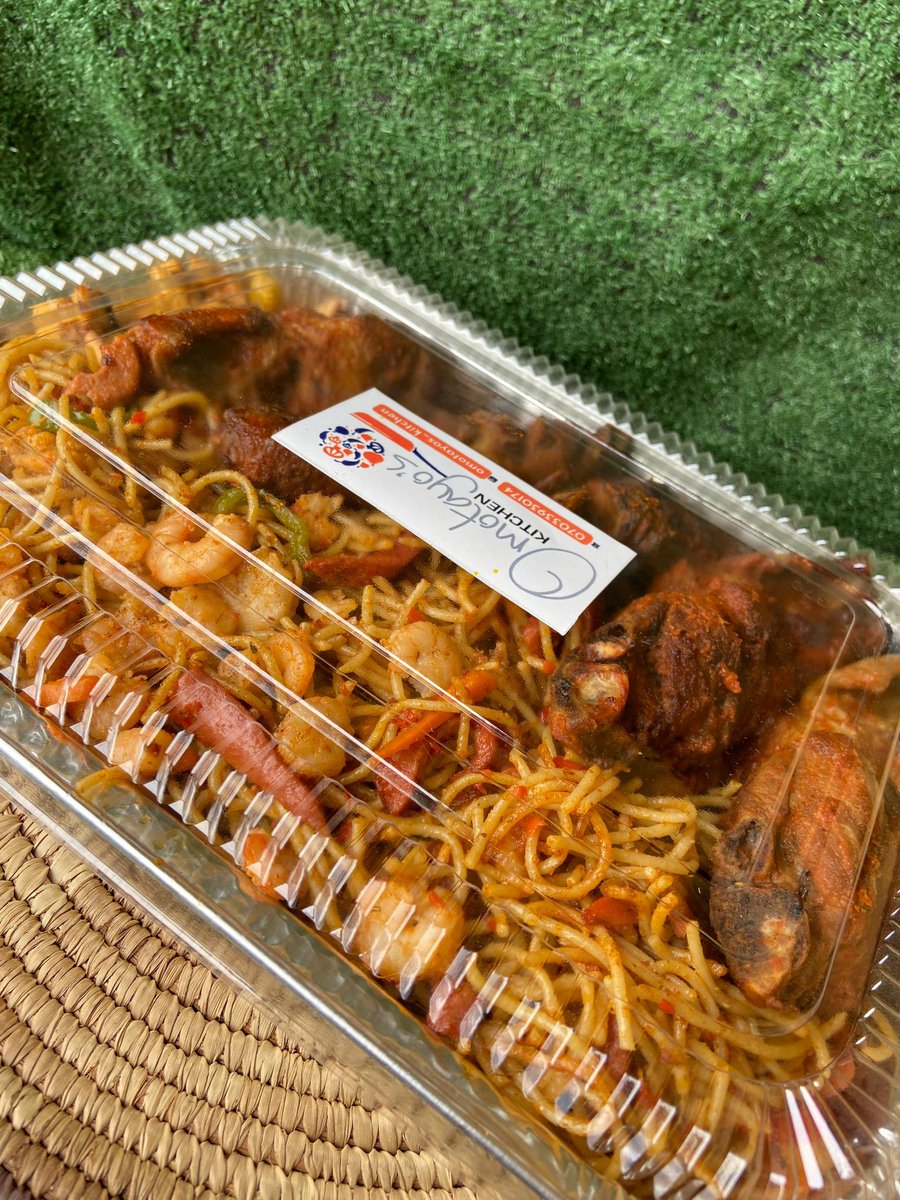 5Ltrs Tray Seafood Stirfry Pasta with Plantain and 5pcs Of Whole Turkey... Price: N45,000 📌Lagos #pagesbydamicommerce
