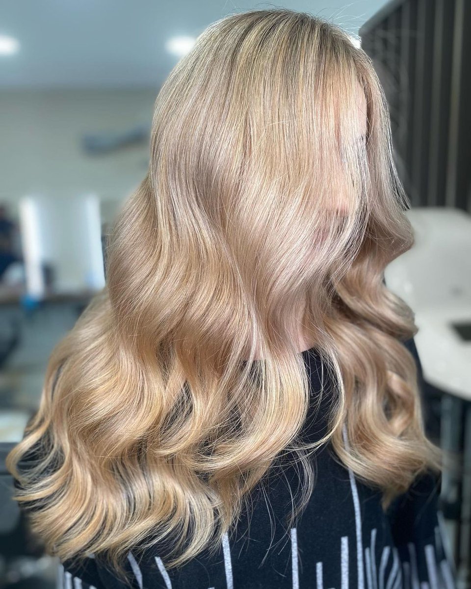 Love this VANILLA BLUSH created by Hair Creations - full head of highlights and toned using the amazing new Blondorplex toners! instagram.com/hair_creations… #haircreationsblackrock #hairstyling #haircreationsdublin