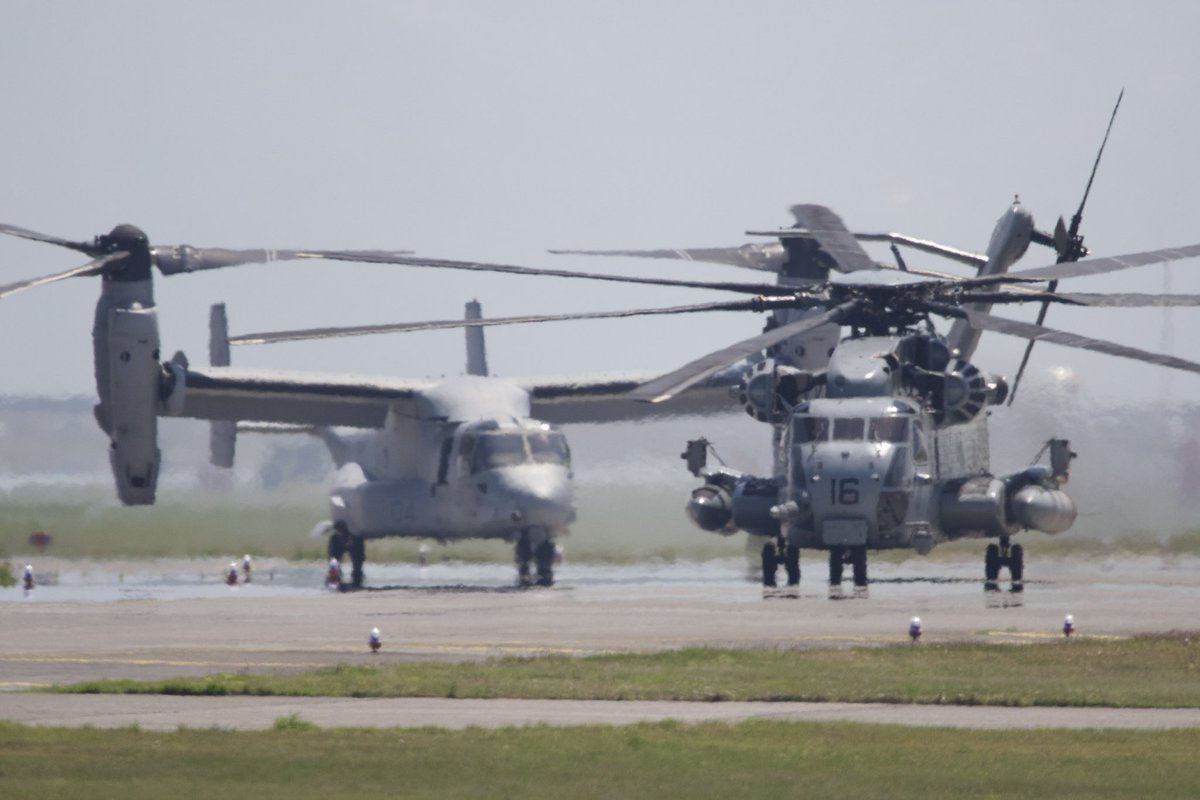 2024/5/3  岩国基地

MAGTF
AH-1Z、UH-1Y、CH-53、MV-22 ↘️

今年は凄いw語彙力なくなるw2枚目は結構気に入ってる1枚！ヴァイパー、ヴェノムをちゃんと撮ったの初めてやし最高やった

#岩国基地