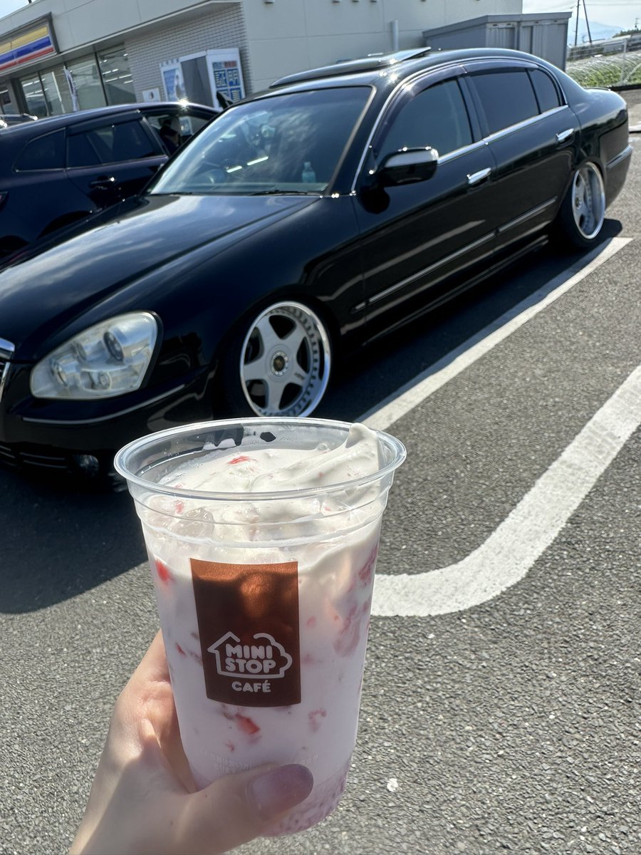 ミニストップのこれがちで美味しいけんみんな飲んで欲しい🥺
店舗によってはなくなってきよるけど😭