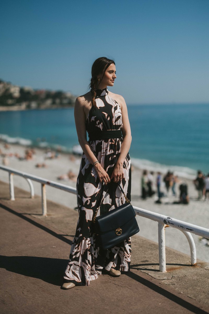 KoccaOfficial's tweet photo. La splendida Nizza, ambita meta per le villeggiature estive, è la seconda tappa del progetto #CiaoKocca. L'influencer e architetto Charlotte Siné ci accompagna a scoprire la città, indossando capi della collezione Spring/Summer 2024 KOCCA. https://t.co/9B9Z5BvlQS