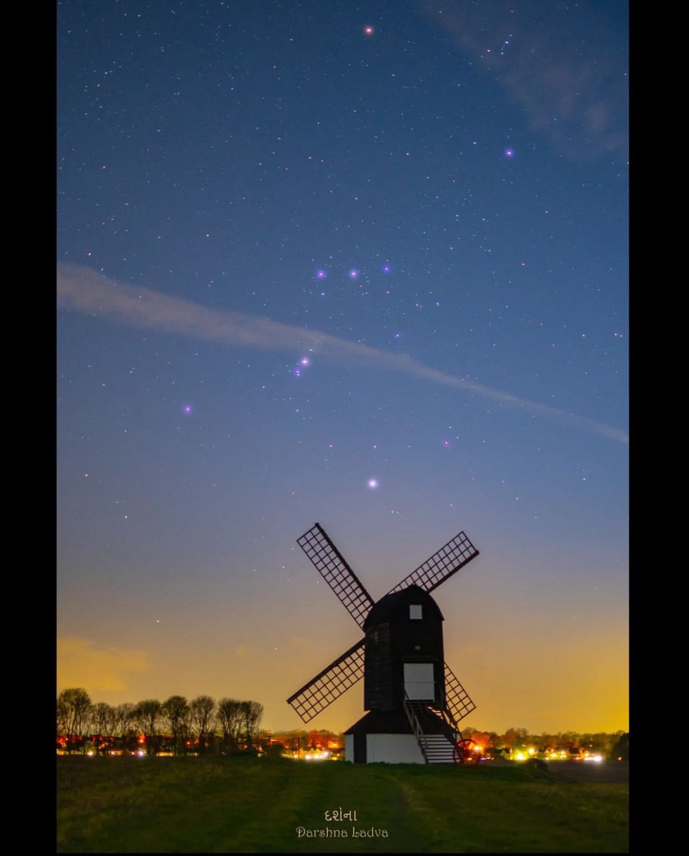 A windmill beneath the Orion constellation, captured by Instagrammer nebuladva

#sheclicksnet #femalephotographers #women #photography #femalephotographer #astrophotography #stars #orion #windmill