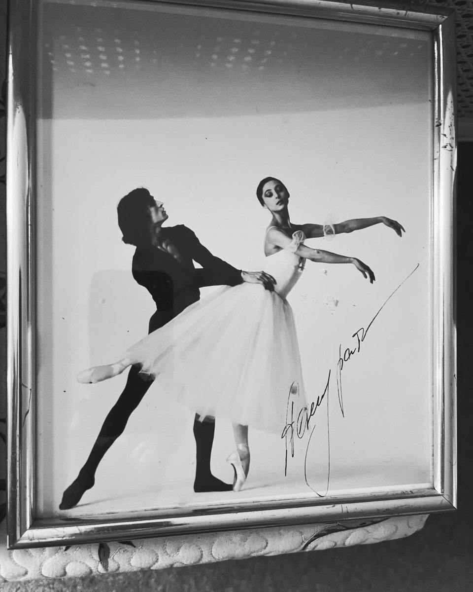 Can anyone help me with the names of these two ballerinas? The signatures are quite indistinct and I don’t recognise the faces. Any help gratefully received.