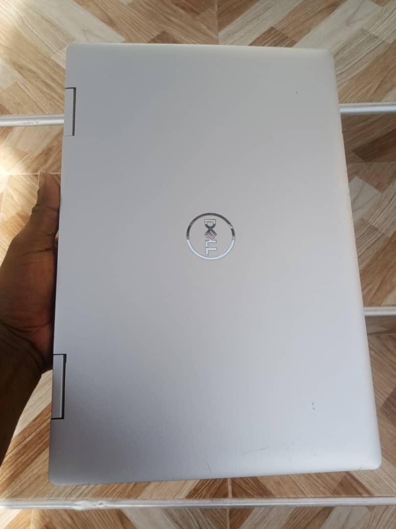 Dell Inspiron 5582
Intel core i7
8th generation
16gig RAM
512gig SSD
Keyboard light
Touchscreen
360 screen rotation 
Webcam
Type C
HDMI
Strong battery
Original charger
Windows 11 Pro
Price GHC 5500 only

Please rt🤲🏿🔥♥️♥️♥️