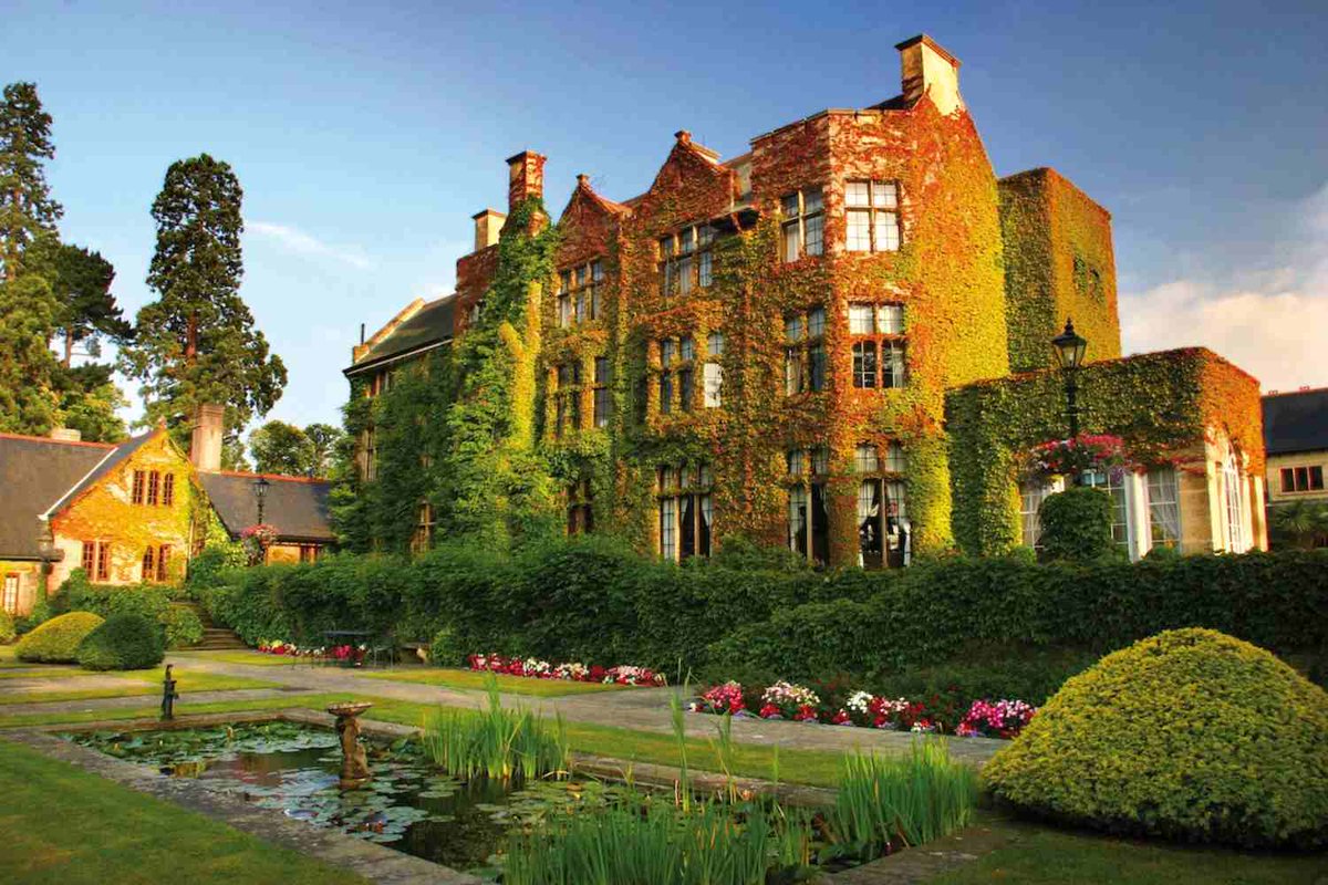 Win a £1,175 cabana spa break at @PennyhillPark, Surrey. It’s time for a spring reboot and there’s no better place to do that than on a super-spa break in the Surrey countryside. Enter this fabulous Reader Treat with Muddy Stilettos and @Exclusive_Hotel. bit.ly/3w0zbEQ