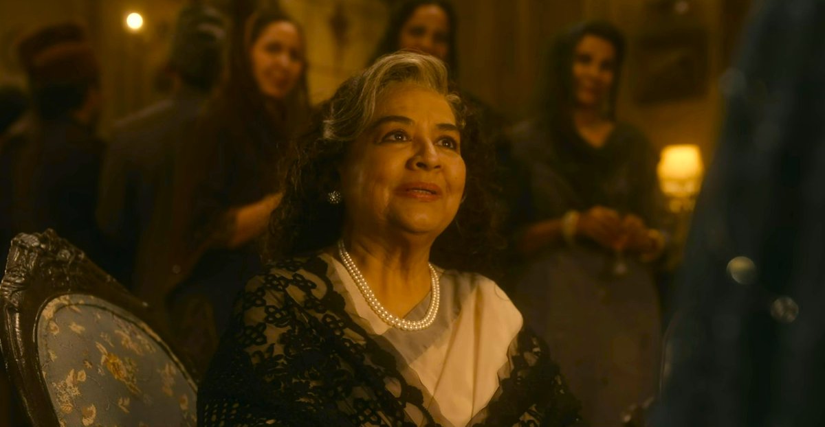 The way #FaridaJalal lights up the screen with her presence is pure magic. Such grace and warmth in every frame. 
 
#Heeramandi #HeeraMandiOnNetflix