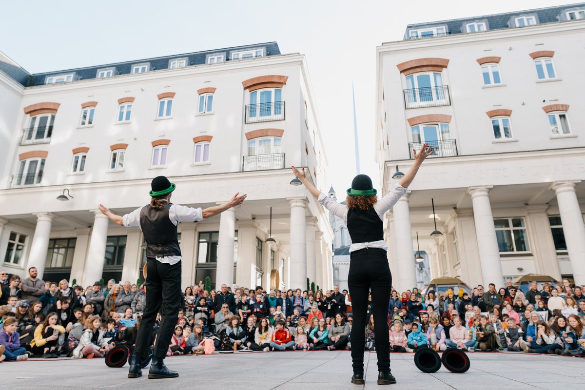 Festival of Fools returns to the city tomorrow 🤹‍♀️ 2 Royal Ave will host activities on Sat 4 & Sun 5 from 12:30 - 5pm including 🎪juggling 🎪circus corner 🎪custard pie games Full programme ow.ly/kGU350Rsny9 #FOF24 @foolsfestival