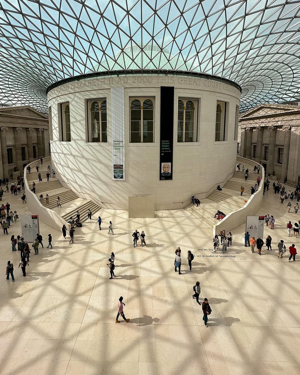 Find cultural treasures, both ancient and modern, all under one roof at the British Museum📍 What is your favourite museum to visit in London?👇 [📸 @aleks_london_diary] ow.ly/5HoO50Rur4i #LetsDoLondon #VisitLondon